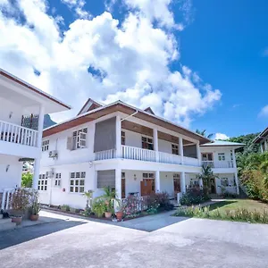  Апартаменты La Maison Hibiscus Self Catering Сейшельские острова